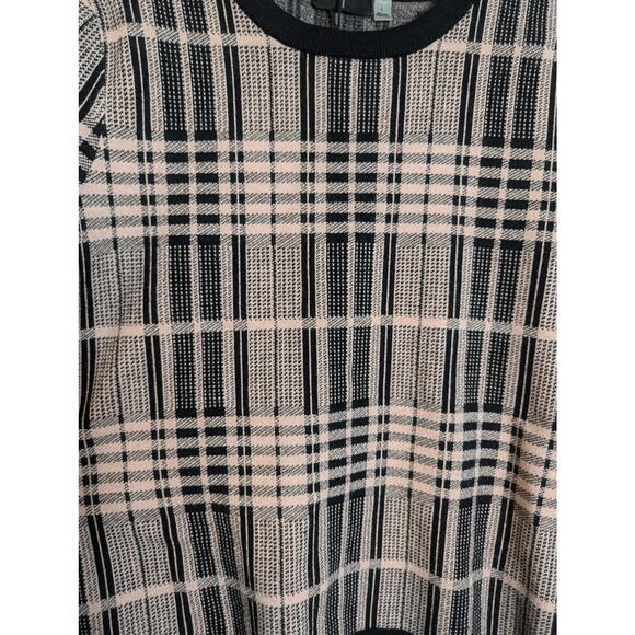 NWOT Tahari Pink and Black Plaid Short Sleeve Sweater - Picture 3 of 6